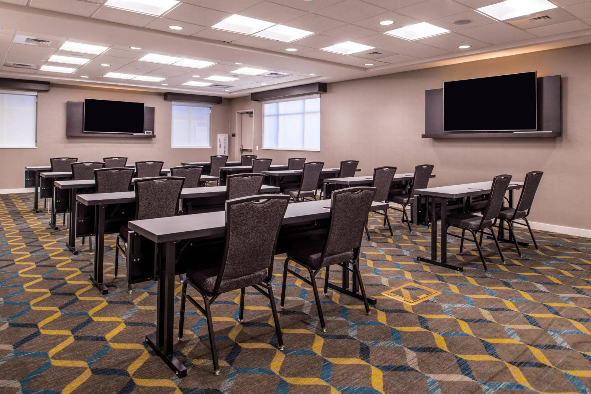 By Marriott Steele Creek 3* Pine Harbor